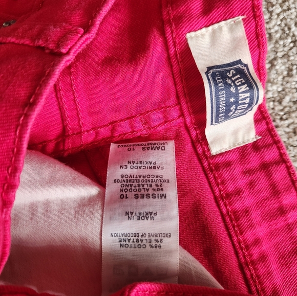 COPY - Signature by Levi Strauss Denim Shorts - Picture 3 of 3